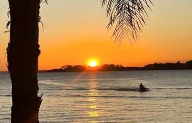 Imagem: A casa em condomínio à venda possui 3 Dormitórios, 4 Banheiros