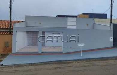 Imagem: A casa possui 3 Dormitórios, 2 Banheiros, 1 Vaga na garagem