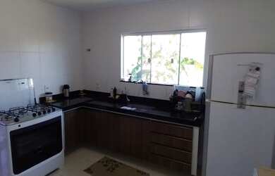 Imagem: A casa possui 2 Dormitórios, 1 Banheiro, 4 Vagas na garagem