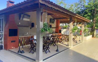 Imagem: O apartamento possui 2 Dormitórios, 1 Banheiro, 1 Vaga na garagem