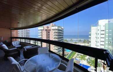 Imagem: O apartamento possui 3 Dormitórios, 1 Banheiro, 2 Vagas na