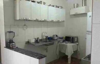 Imagem 1: VENDO ESTA CASA NA ILHA. 1 Vaga na garageme5 Dormitórios