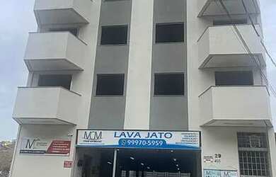 Imagem: O apartamento possui 2 Dormitórios, 1 Banheiro, 1 Vaga na garagem