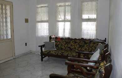 Imagem: A casa possui 2 Dormitórios, 1 Banheiro, 2 Vagas na garagem