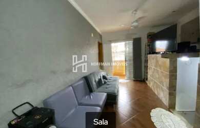 Imagem: A casa possui 2 Dormitórios, 1 Banheiro, 4 Vagas na garagem