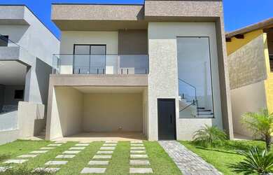 Imagem: A casa em condomínio possui 3 Dormitórios, 4 Banheiros, 2