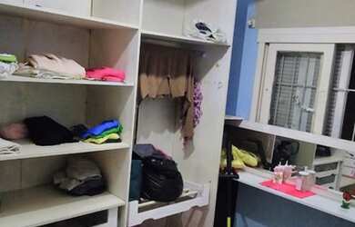 Imagem: A casa possui 5 Dormitórios, 3 Banheiros, 1 Vaga na garagem