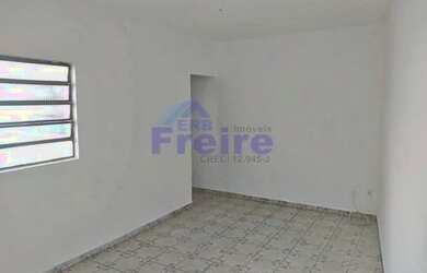 Imagem: A casa possui 1 Dormitório, 1 Banheiro, 1 Vaga na garagem