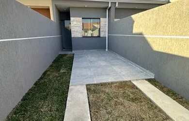 Imagem: A casa possui 2 Dormitórios, 2 Banheiros, 2 Vagas na garagem