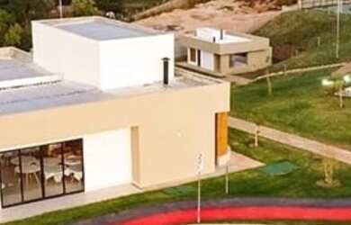 Imagem: O terreno possui 254m² de Área e está localizado em Terra