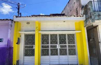 Imagem: A casa possui 3 Dormitórios, 3 Banheiros, 1 Vaga na garagem