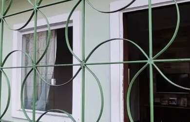 Imagem: A casa possui 2 Dormitórios, 1 Banheiro, 2 Vagas na garagem