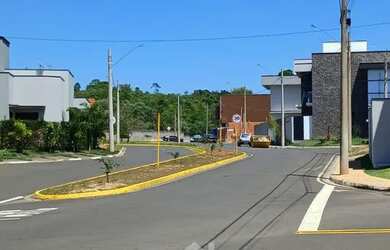 Imagem: O terreno possui 200m² de Área e está localizado em Jardim