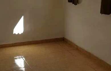 Imagem 9: ALUGO CASA DOS FUNDOS. 1 Banheiroe1 Dormitório