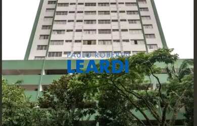 Imagem: O apartamento possui 1 Dormitório, 1 Banheiro, 1 Vaga na garagem