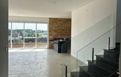 Imagem: A casa em condomínio possui 3 Dormitórios, 3 Banheiros, 4