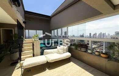 Imagem: O apartamento possui 4 Dormitórios, 5 Banheiros, 4 Vagas na