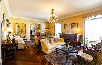 Imagem: O apartamento possui 4 Dormitórios, 4 Banheiros, 4 Vagas na