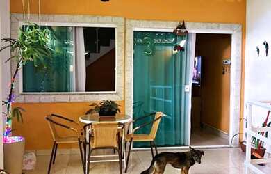 Imagem: A casa possui 2 Dormitórios e 90m² de Área e está localizado