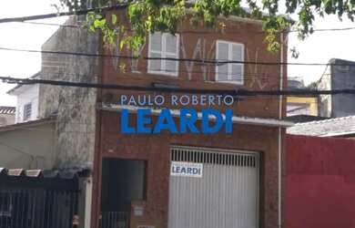 Imagem: A casa possui 4 Dormitórios, 3 Banheiros, 3 Vagas na garagem