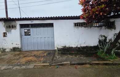 Imagem: A casa possui 2 Dormitórios, 1 Banheiro, 1 Vaga na garagem
