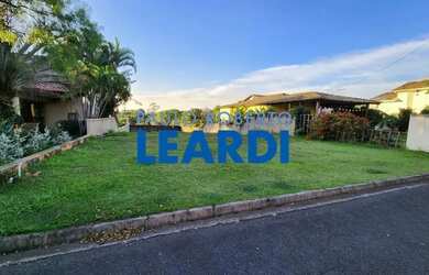 Imagem: O terreno possui 770m² de Área e está localizado em Dois