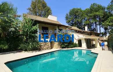 Imagem: A casa em condomínio possui 3 Dormitórios, 3 Banheiros, 4