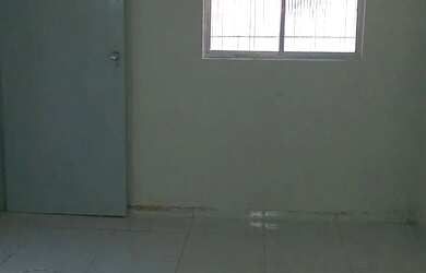 Imagem: A casa possui 2 Dormitórios, 1 Banheiro e está localizado