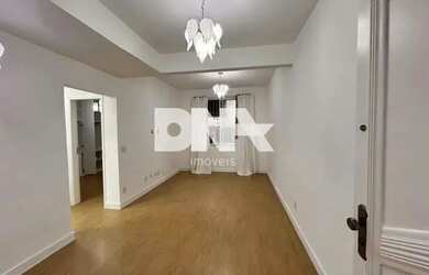 Imagem: O apartamento possui 2 Dormitórios, 2 Banheiros, 70m² de Área