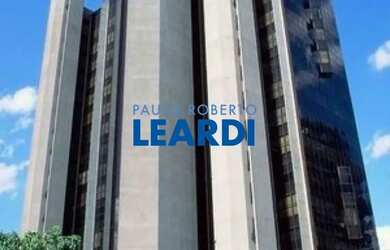 Imagem: O depósito possui 3 Vagas na garagem, 208m² de Área e está