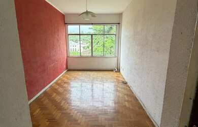 Imagem: O apartamento possui 2 Dormitórios, 2 Banheiros e está localizado