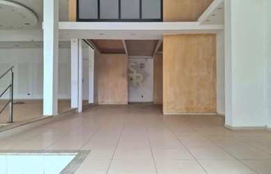 Imagem: O depósito possui 230m² de Área e está localizado em Centro