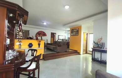 Imagem: A casa em condomínio possui 3 Dormitórios, 4 Banheiros, 5