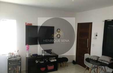 Imagem: A casa possui 2 Dormitórios, 2 Banheiros, 2 Vagas na garagem