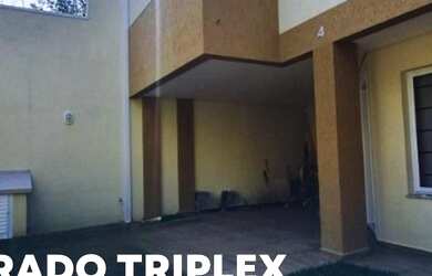 Imagem: A casa possui 3 Dormitórios, 4 Banheiros, 2 Vagas na garagem