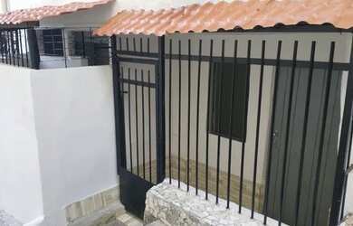 Imagem: A casa possui 1 Dormitório, 1 Banheiro e está localizado