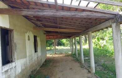 Imagem: A casa possui 2 Dormitórios, 3 Banheiros, 480m² de Área e