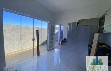 Imagem: A casa em condomínio possui 3 Dormitórios, 1 Banheiro, 4 Vagas