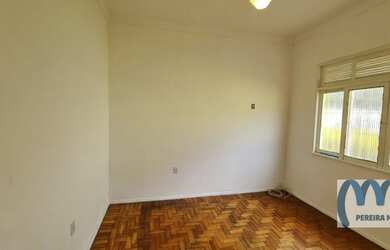 Imagem 8: Casa linear, junto rua da caminhada, próxima ao College