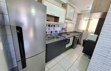 Imagem: O apartamento possui 2 Dormitórios, 1 Banheiro, 1 Vaga na garagem