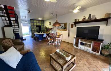 Imagem: A casa em condomínio possui 3 Dormitórios, 2 Banheiros, 2