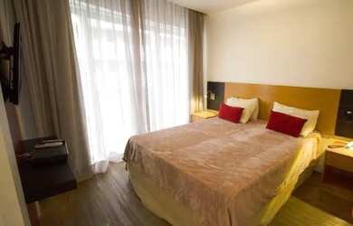 Imagem: O apartamento possui 1 Dormitório, 1 Banheiro, 1 Vaga na garagem