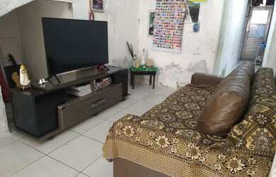 Imagem: A casa possui 2 Dormitórios, 1 Banheiro, 77m² de Área e