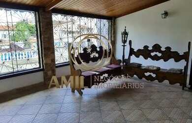 Imagem: A casa possui 4 Dormitórios, 4 Banheiros, 3 Vagas na garagem