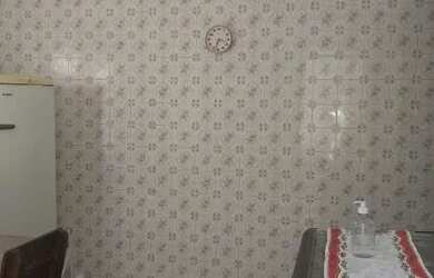 Imagem: A kitnet possui 1 Dormitório, 1 Banheiro, 1 Vaga na garagem