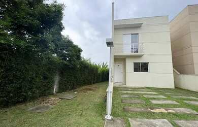 Imagem: A casa em condomínio possui 3 Dormitórios, 3 Banheiros, 2