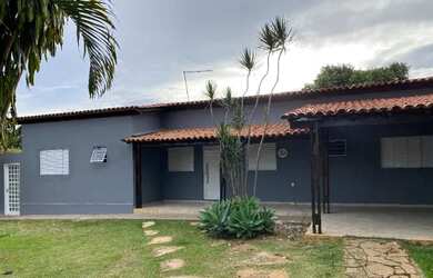 Imagem: A casa em condomínio possui 3 Dormitórios, 2 Banheiros, 5