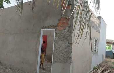 Imagem 1: Vendo uma casa. 100m² de Área, 1 Vaga na garageme3 Dormitórios