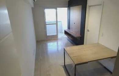 Imagem: O apartamento possui 1 Dormitório, 1 Banheiro, 1 Vaga na garagem