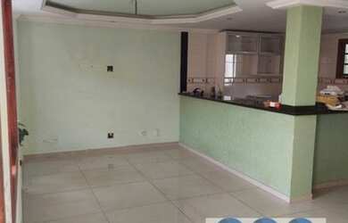 Imagem: A casa possui 2 Dormitórios, 4 Banheiros, 1 Vaga na garagem